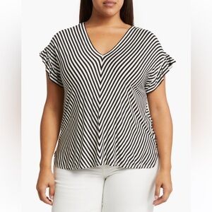 Max Studio Black and White Chevron Stripe Top